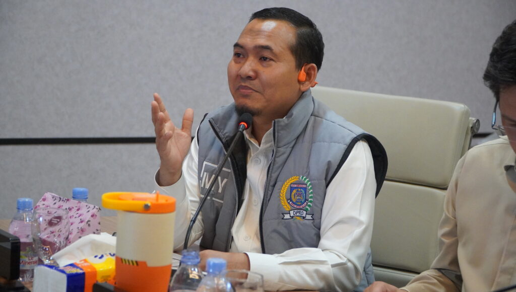 Wakil Ketua DPRD Kota Tangerang Selatan (Tangsel), HM Yusuf, Lc, memberikan apresiasi tinggi terhadap langkah Pemerintah Kota (Pemkot) Tangsel yang konsisten menggulirkan program beasiswa bagi para hafidz Al-Qur'an.