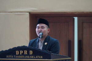 TANGSEL -- Persetujuan bersama antara DPRD dan Wali Kota Tangerang Selatan terhadap Raperda APBD 2026 resmi dibacakan oleh Wakil Ketua DPRD Tangsel, H.M. Yusuf, Lc. Pembacaan ini menandai langkah penting dalam siklus perencanaan anggaran tahunan daerah.
