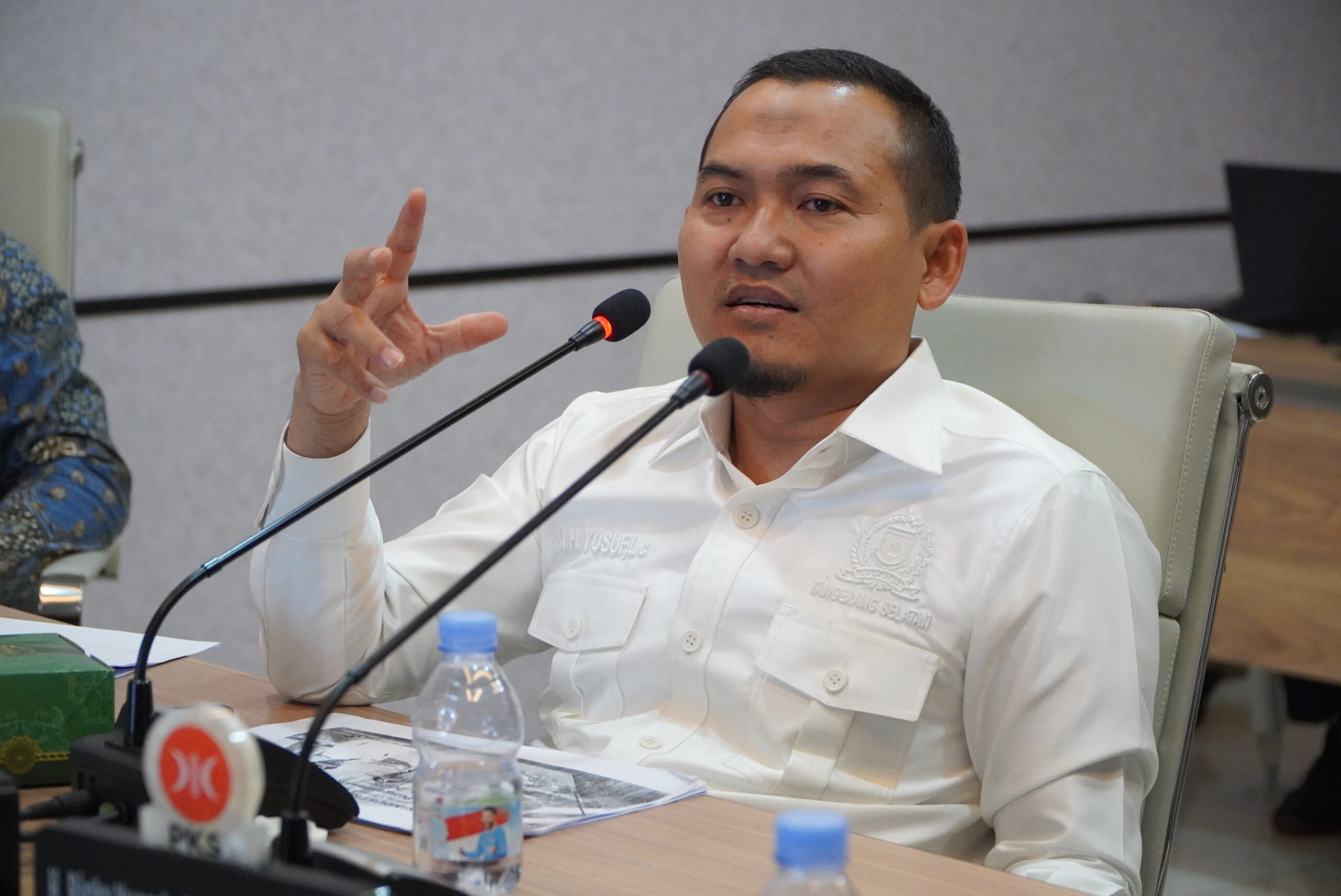 TANGSEL -- Wakil Ketua DPRD Kota Tangerang Selatan, H.M. Yusuf, Lc, mendorong Pemerintah Kota Tangsel membangun Rumah Pemotongan Hewan (RPH) milik pemerintah daerah.